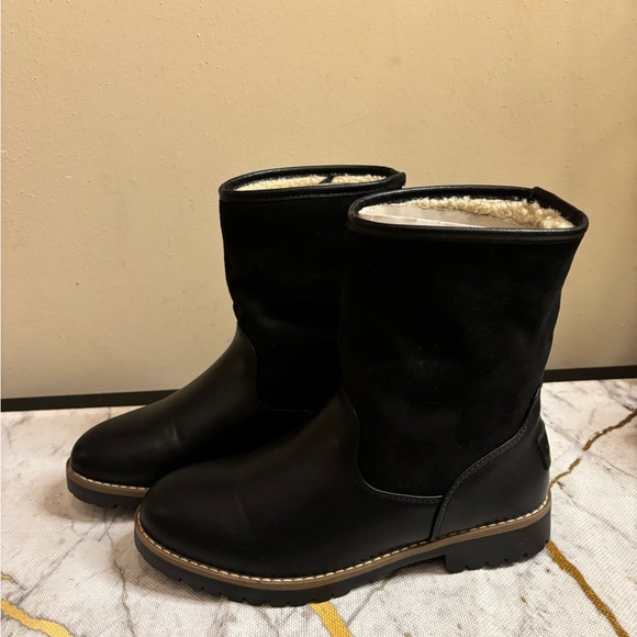 Black Nautica boots with faux fur/sherpa inside; very warm and comfortable - Picture 12 of 15